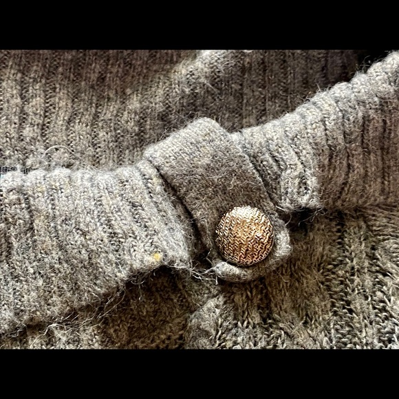 ⛄️Maurices grey cowl neck fuzzy sweater size M - Picture 3 of 5